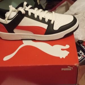 Puma Men's White and Red Sneakers